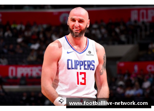 NBA最新动态：超级巨星交易传闻与季前赛战况解析